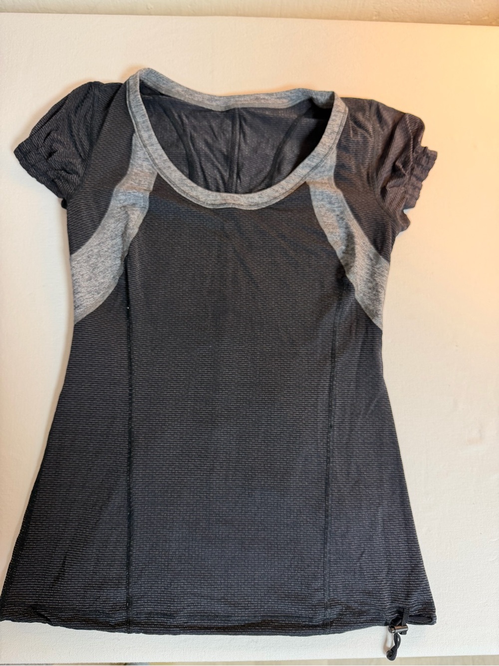 Lululemon top size 4